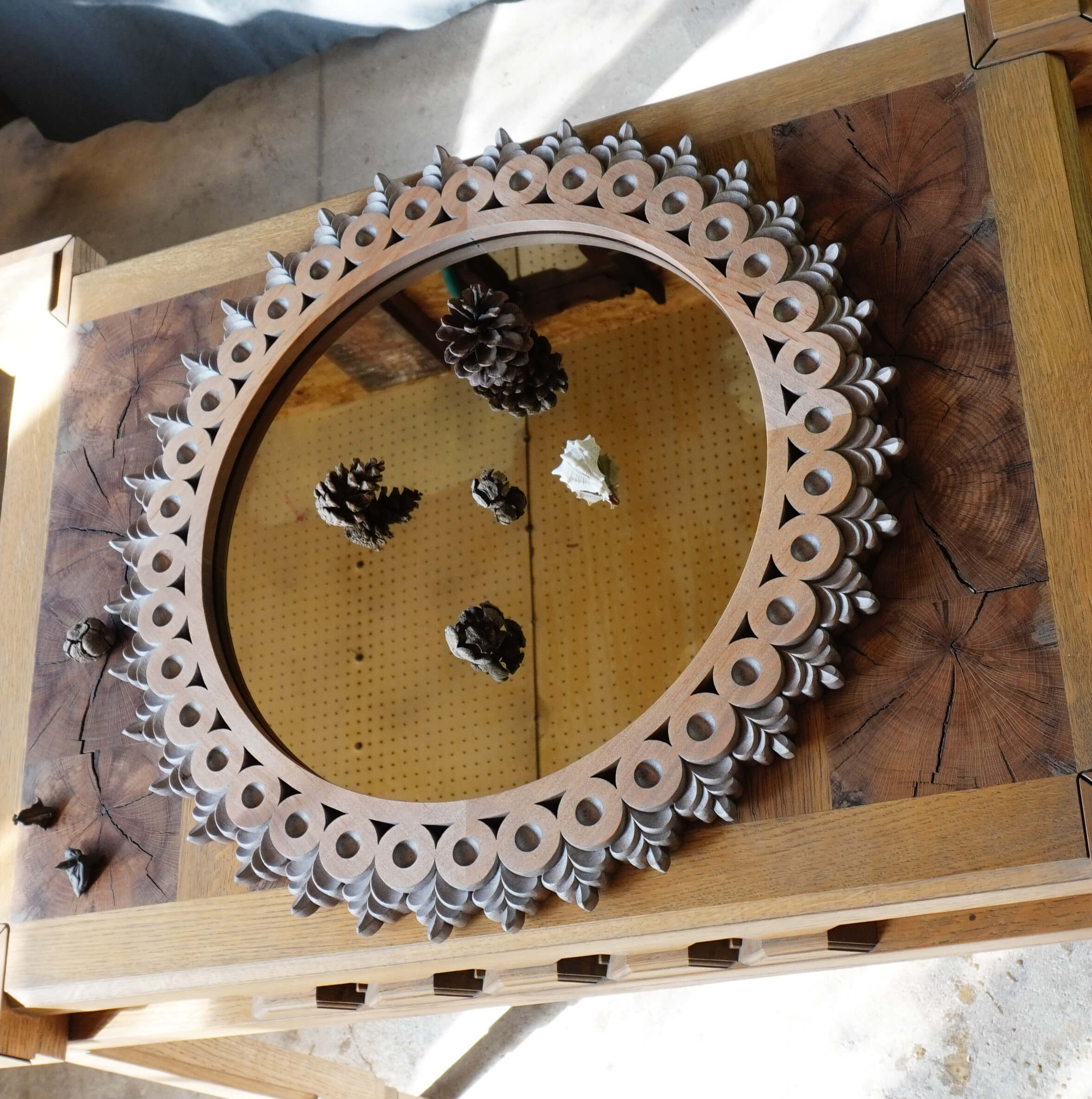 Огледало с дърворезбована рамка - Image 3