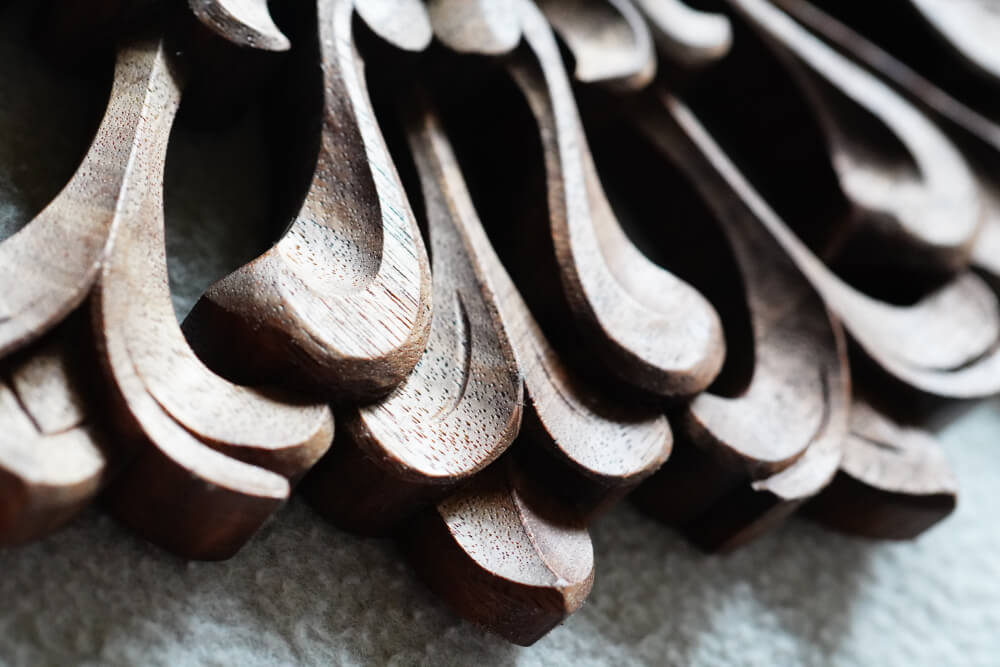 Woodcarved Mirror "Rosette" - Image 8