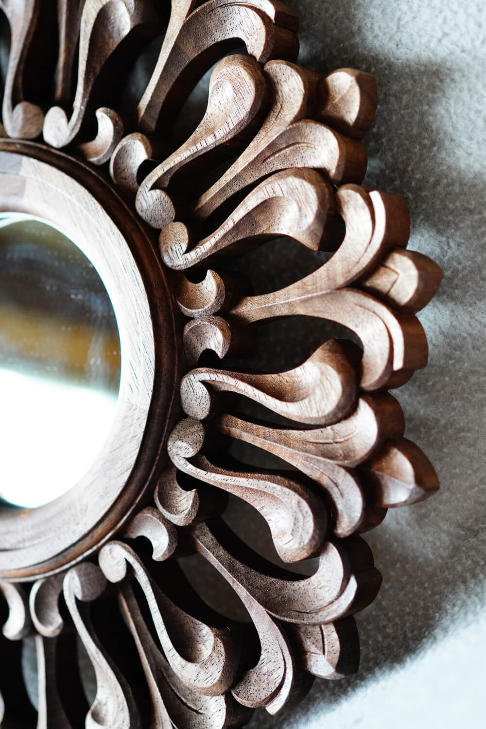 Woodcarved Mirror "Rosette" - Image 4